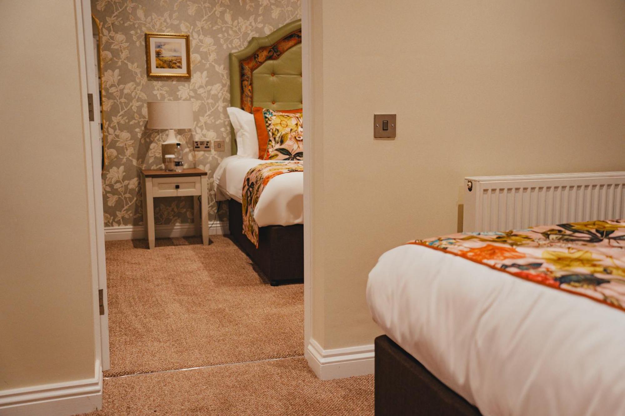 The Golden Fleece Hotel, Thirsk, North Yorkshire Екстер'єр фото