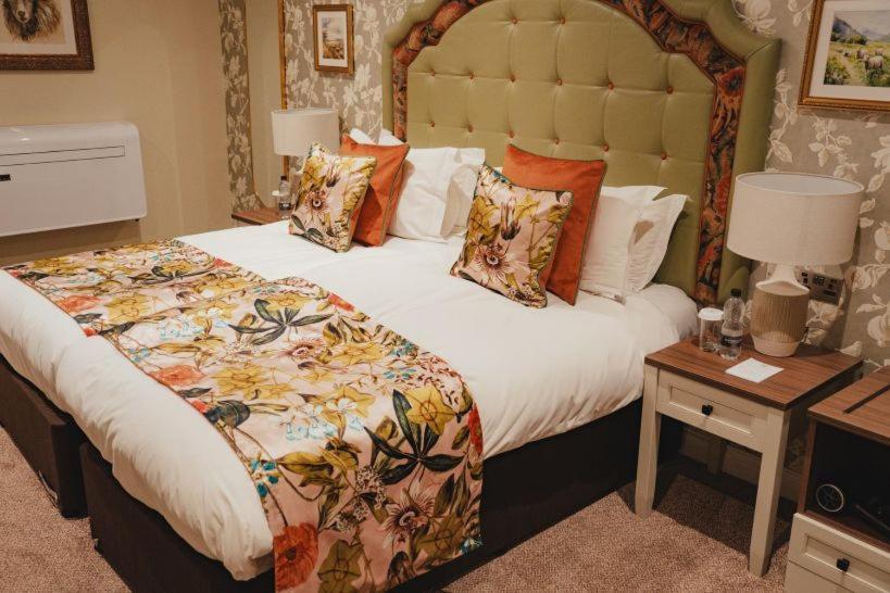 The Golden Fleece Hotel, Thirsk, North Yorkshire Екстер'єр фото