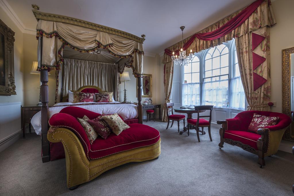 The Golden Fleece Hotel, Thirsk, North Yorkshire Екстер'єр фото