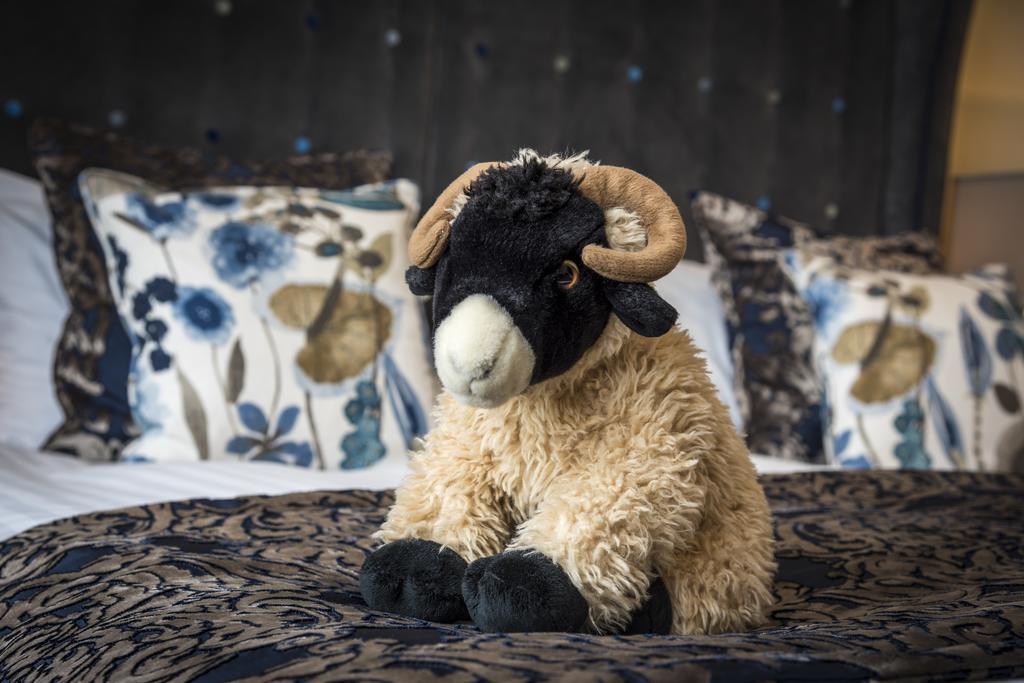 The Golden Fleece Hotel, Thirsk, North Yorkshire Екстер'єр фото