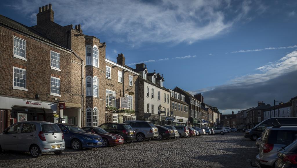 The Golden Fleece Hotel, Thirsk, North Yorkshire Екстер'єр фото