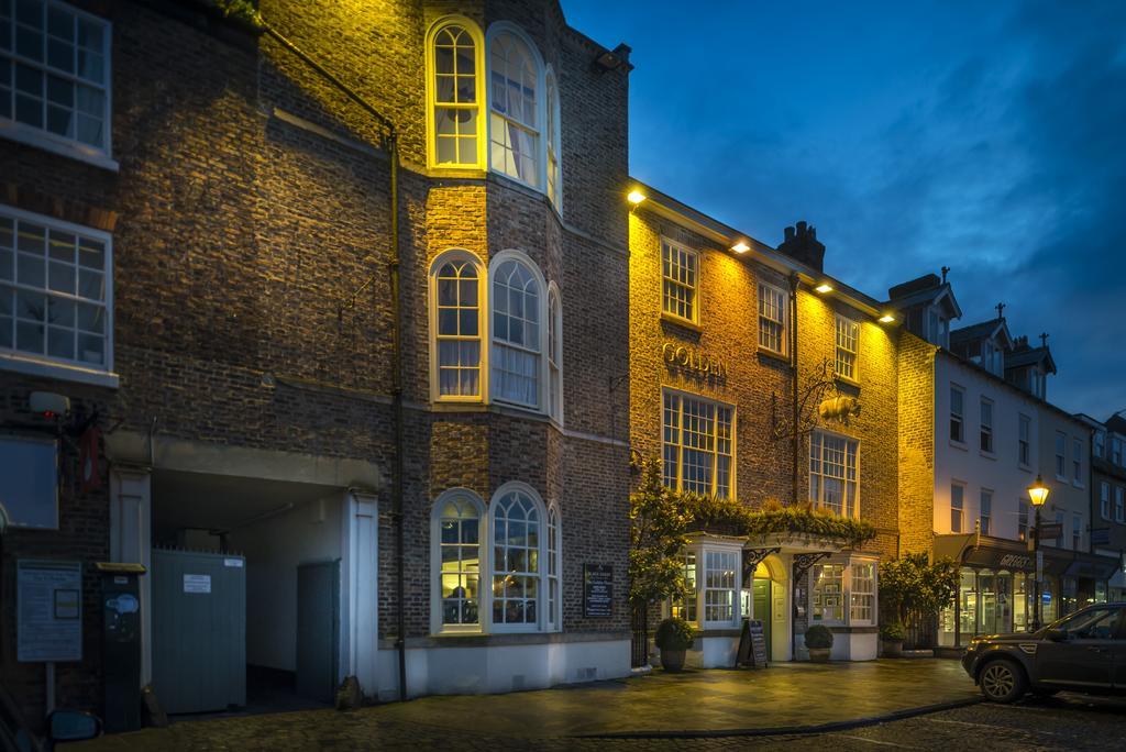 The Golden Fleece Hotel, Thirsk, North Yorkshire Екстер'єр фото