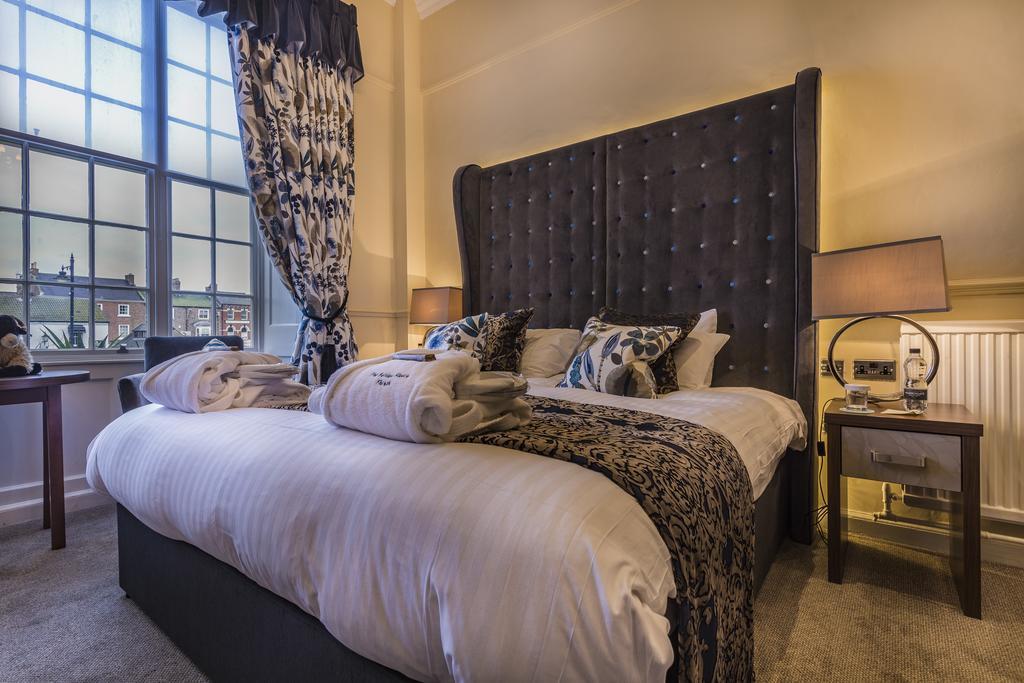 The Golden Fleece Hotel, Thirsk, North Yorkshire Екстер'єр фото
