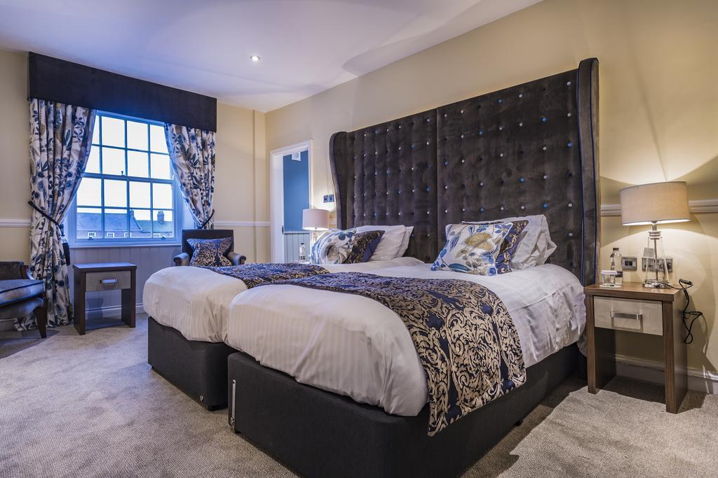 The Golden Fleece Hotel, Thirsk, North Yorkshire Екстер'єр фото
