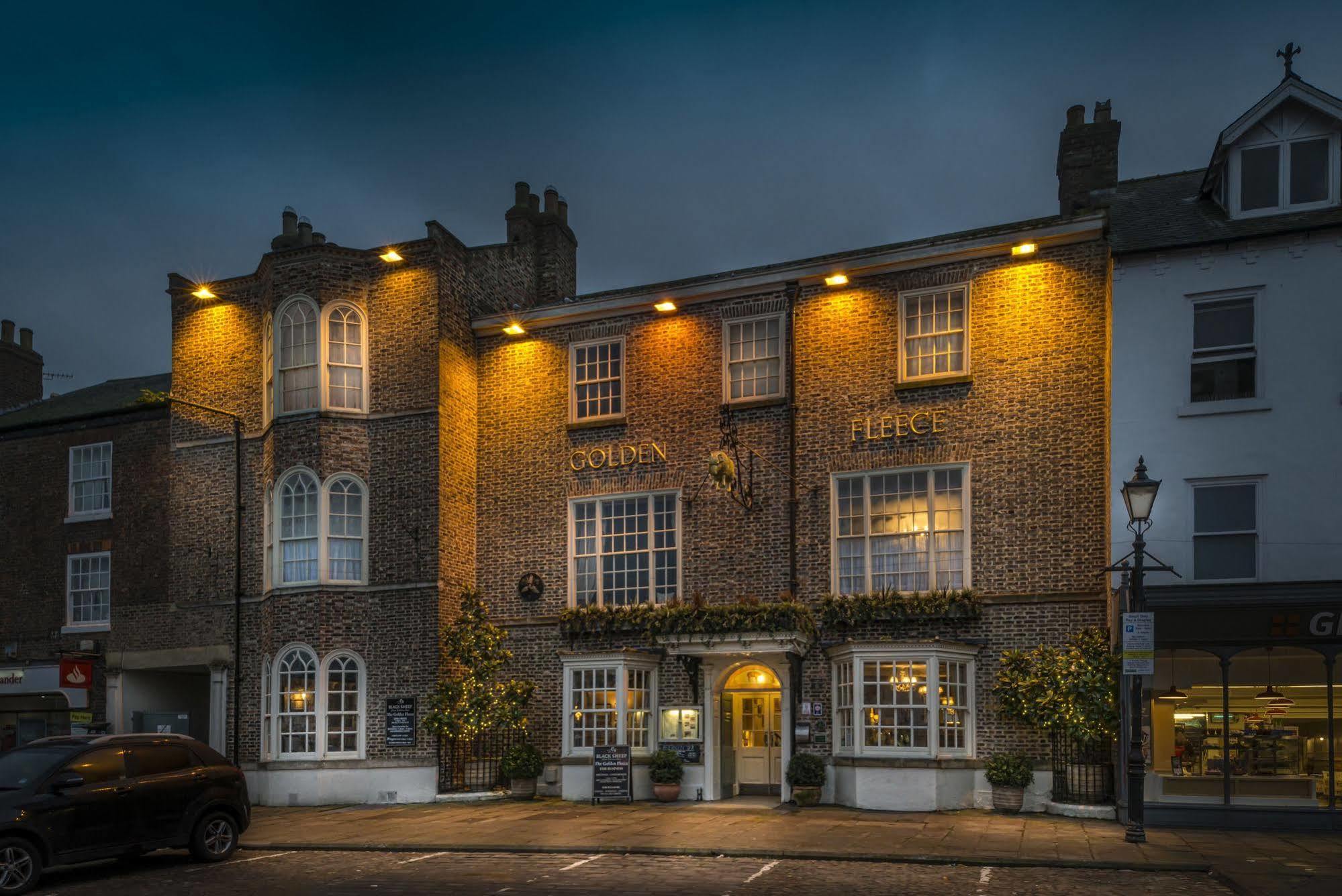 The Golden Fleece Hotel, Thirsk, North Yorkshire Екстер'єр фото